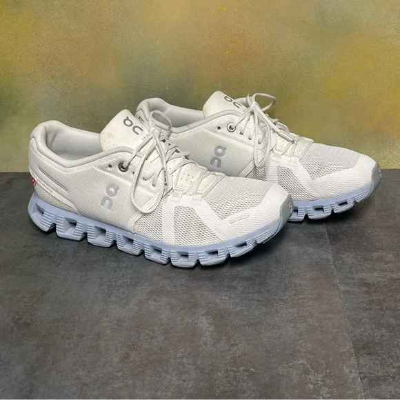 On Cloud 5 Women's White Running Shoes 59.98886 Size 8.5 - Picture 2 of 16